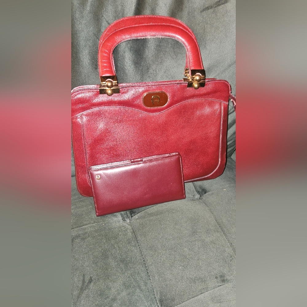 Vintage Etienne Aigner horseshoe handle Oxblood Red Purse With Matching Wallet